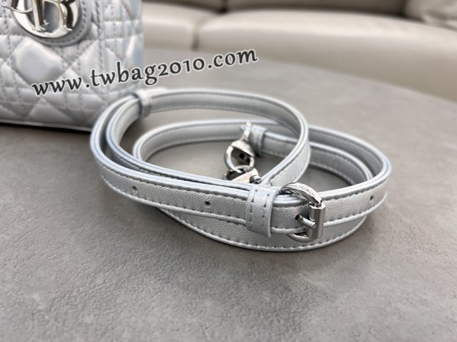 Dior专柜新款Lady女包迪奥高仿原单三格羊皮幻彩银Classic Lady戴妃包 djfk1278
